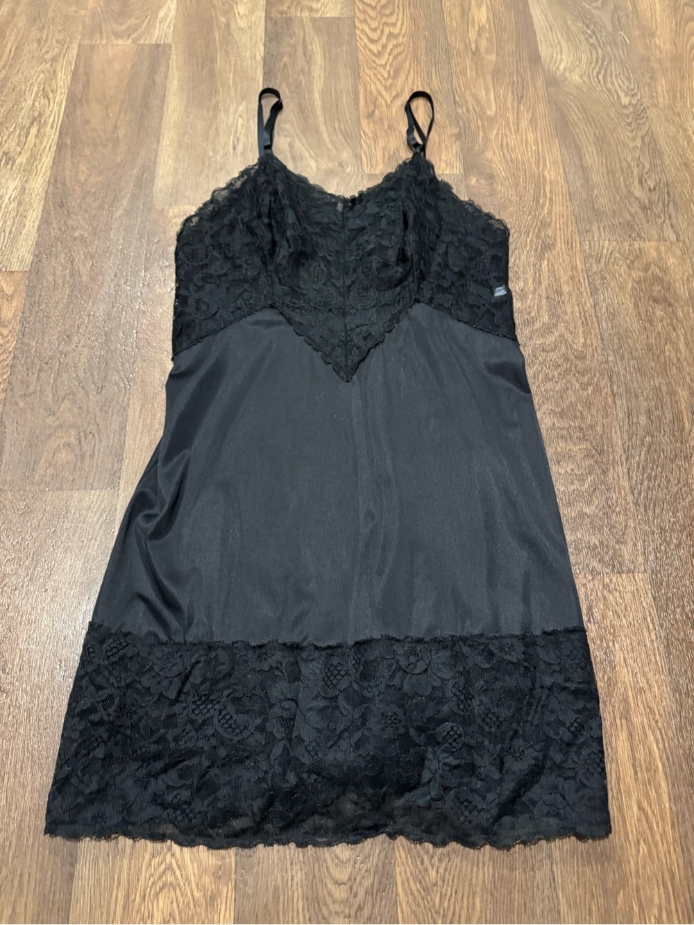 Vintage Vanity Fair Black Lace Bodice Full Slip Dress Size 36 Large Made in USA - Picture 5 of 9